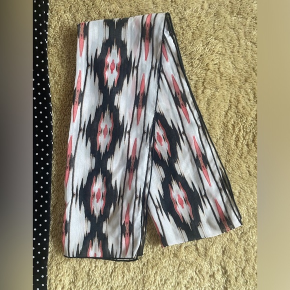 Set of 2 Scarves - Picture 2 of 3